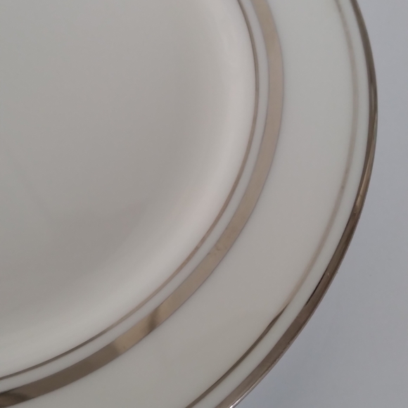 Kate Spade Lenox Library Lane Platinum 2 Bread Plate